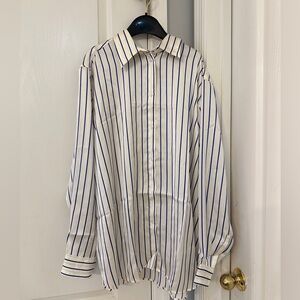 NWT H&M | Oversized Striped New
Blouse